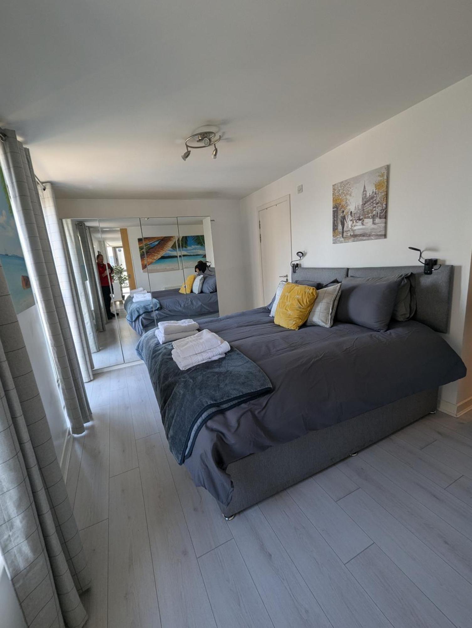 Glasgow City Centre Waterfront Apartment מראה חיצוני תמונה