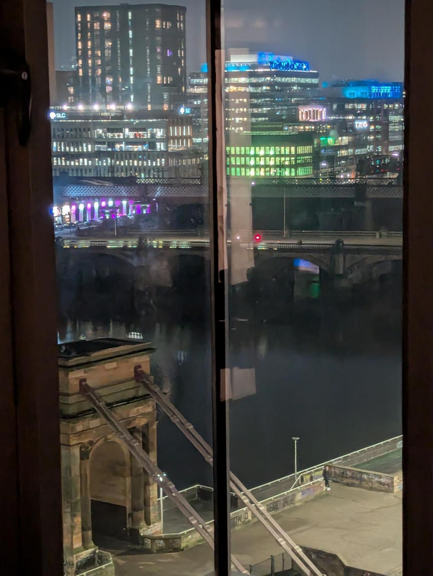 Glasgow City Centre Waterfront Apartment מראה חיצוני תמונה
